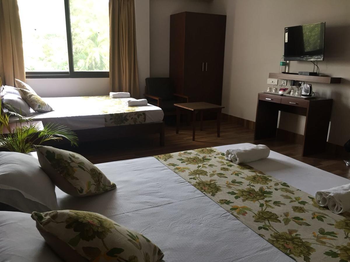 Yaksha Holiday Home Силигури Екстериор снимка