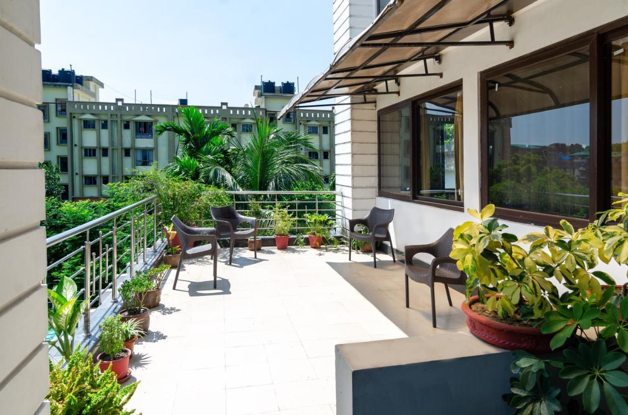 Yaksha Holiday Home Силигури Екстериор снимка
